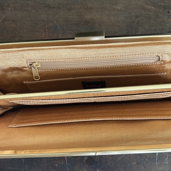 Clutch - Picture 3 of 4